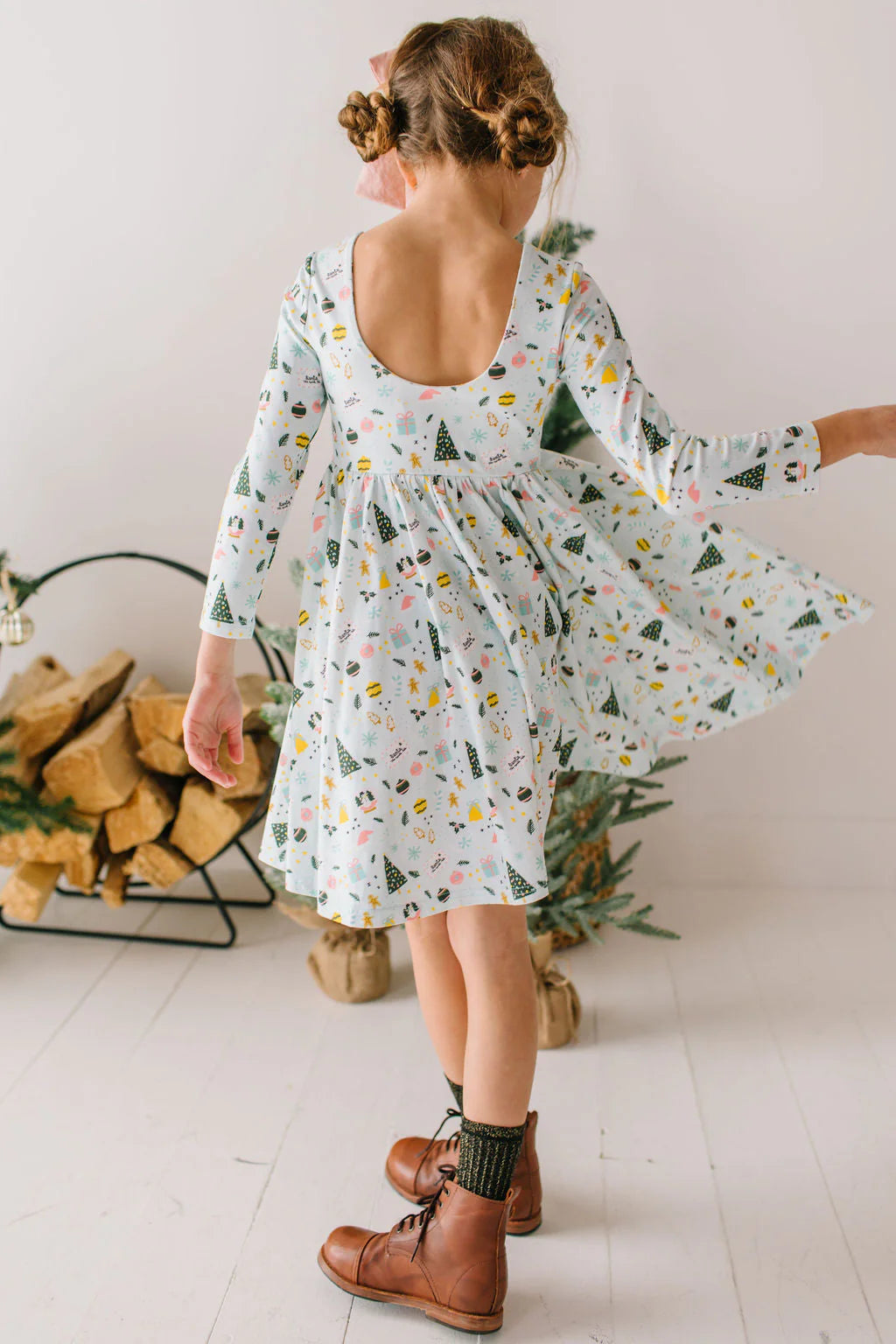 Gwendolyn Dress in Festive Scenes